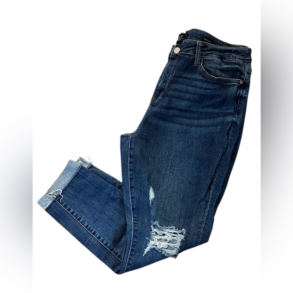 Judy Blue Woman’s Distressed Jeans